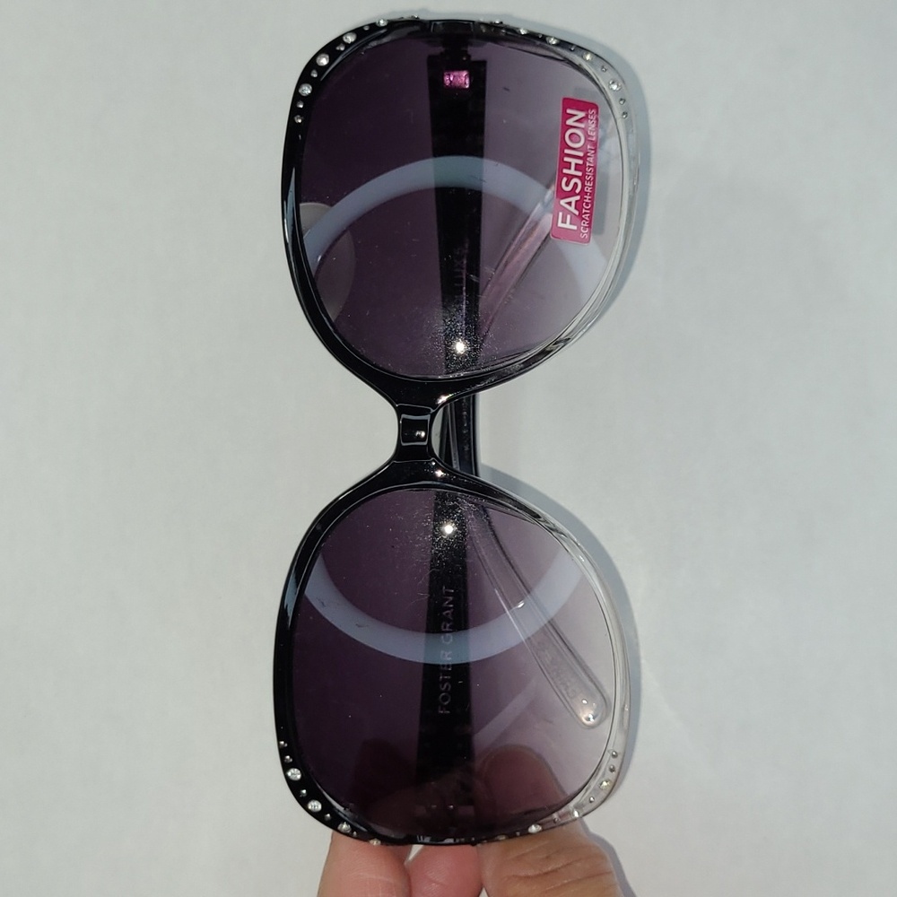 NWOT Foster Grant Black and Gray Ombre Crystal Studded Sunglasses